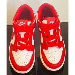 Nike Dunk Low
Boys' Grade School Red/White Size 13